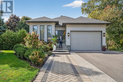 10 LEAVER AVENUE Ottawa ON K2E5P6