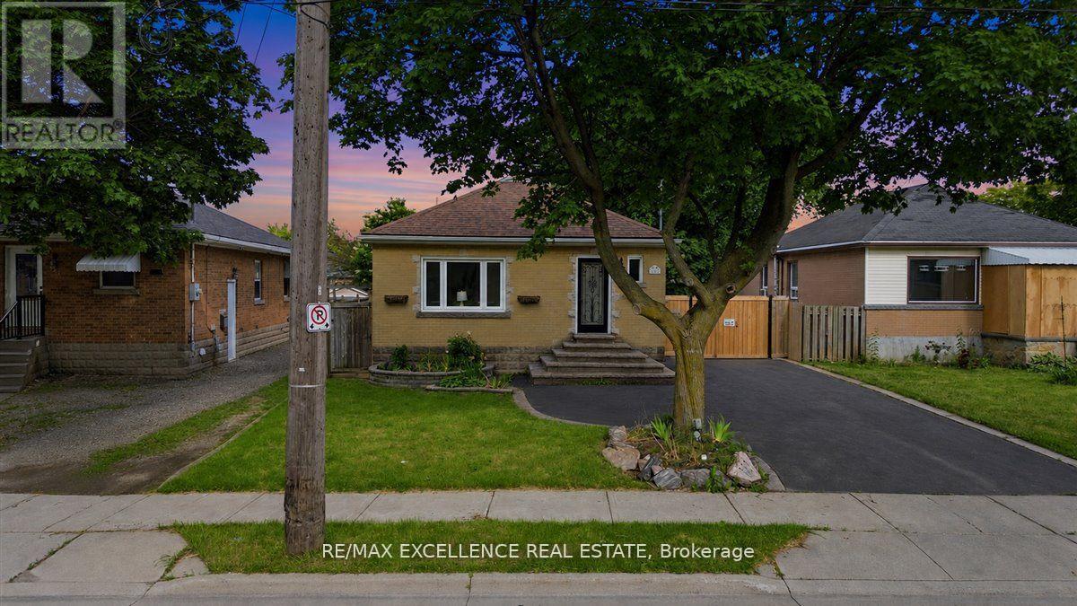 627 UPPER SHERMAN AVENUE