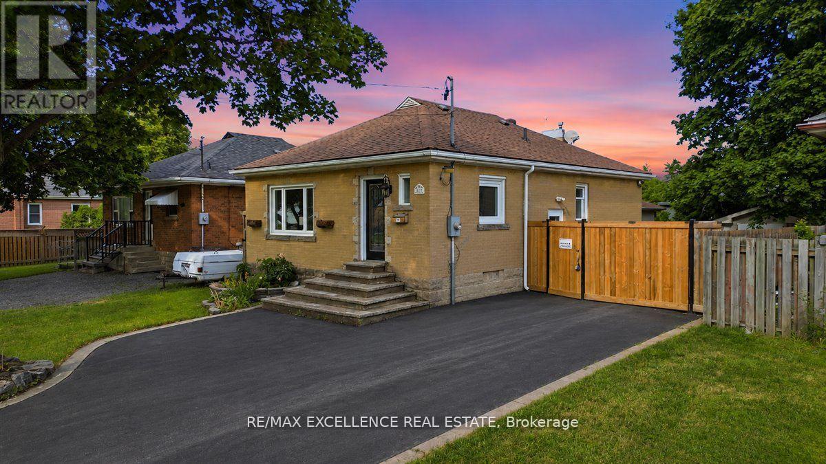 627 UPPER SHERMAN AVENUE