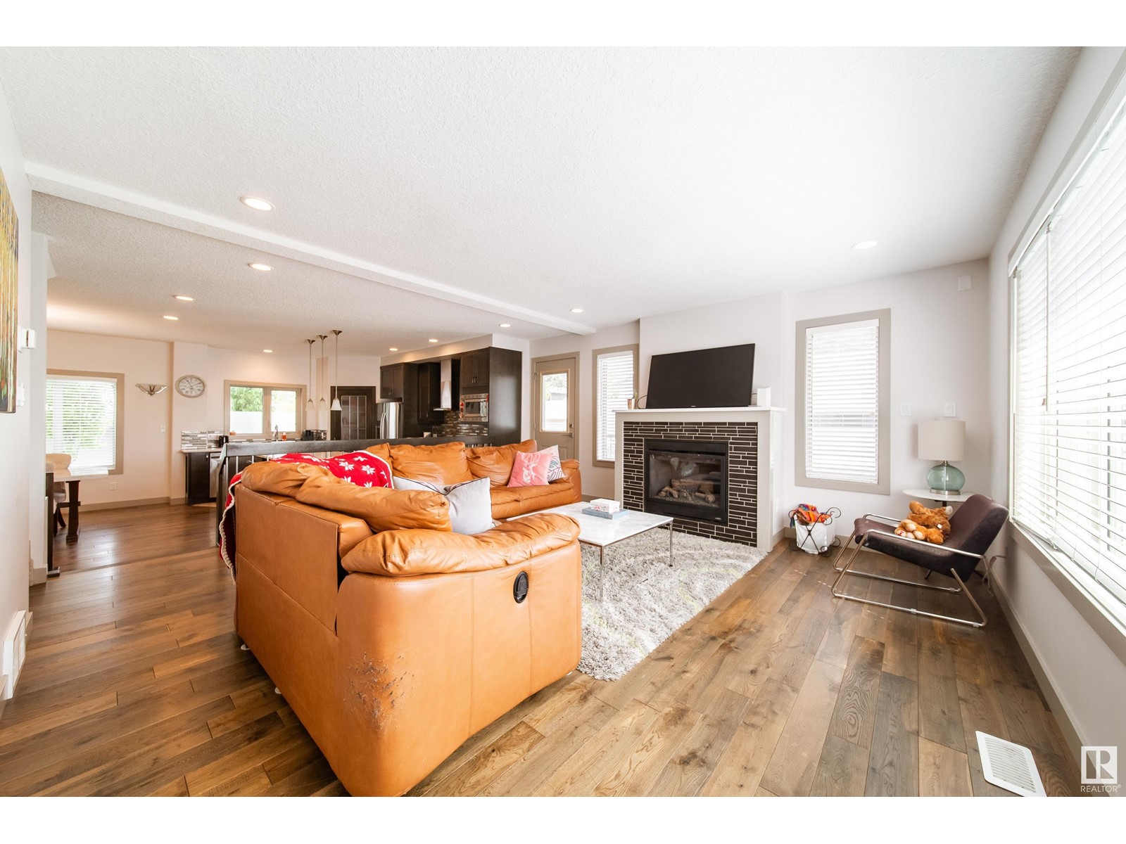 7718 112 ST NW