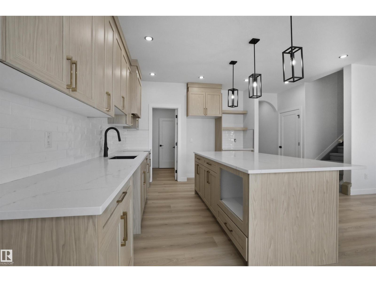 3304 CHICKADEE DR NW