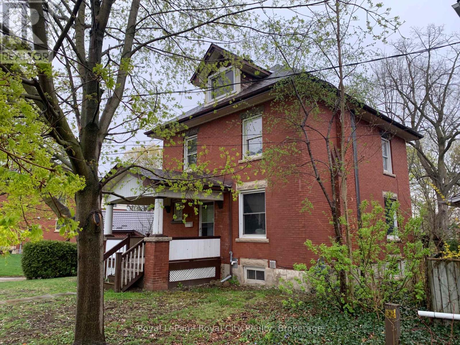 52 WATERLOO AVENUE