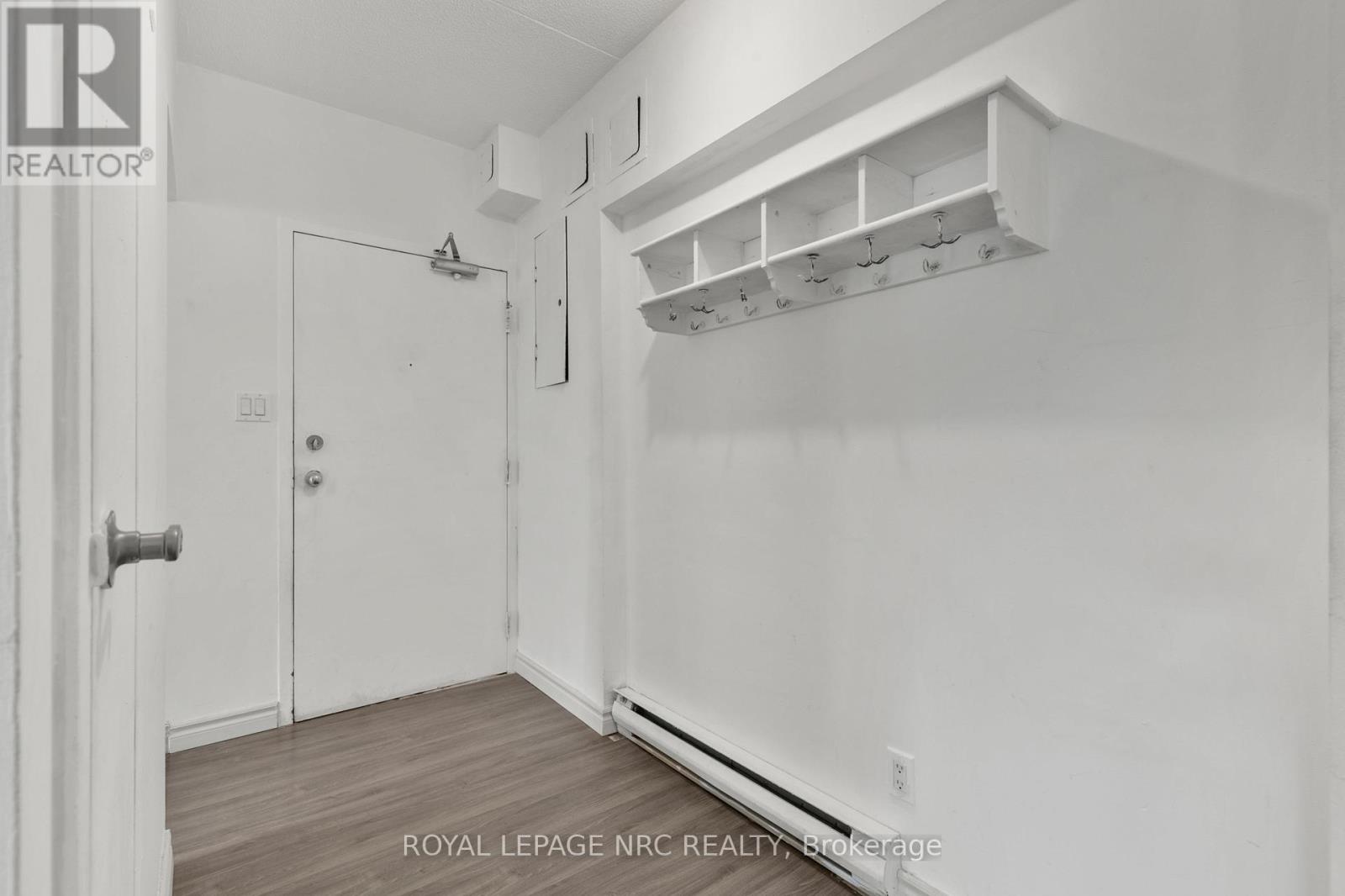 203 - 4872 VALLEY WAY