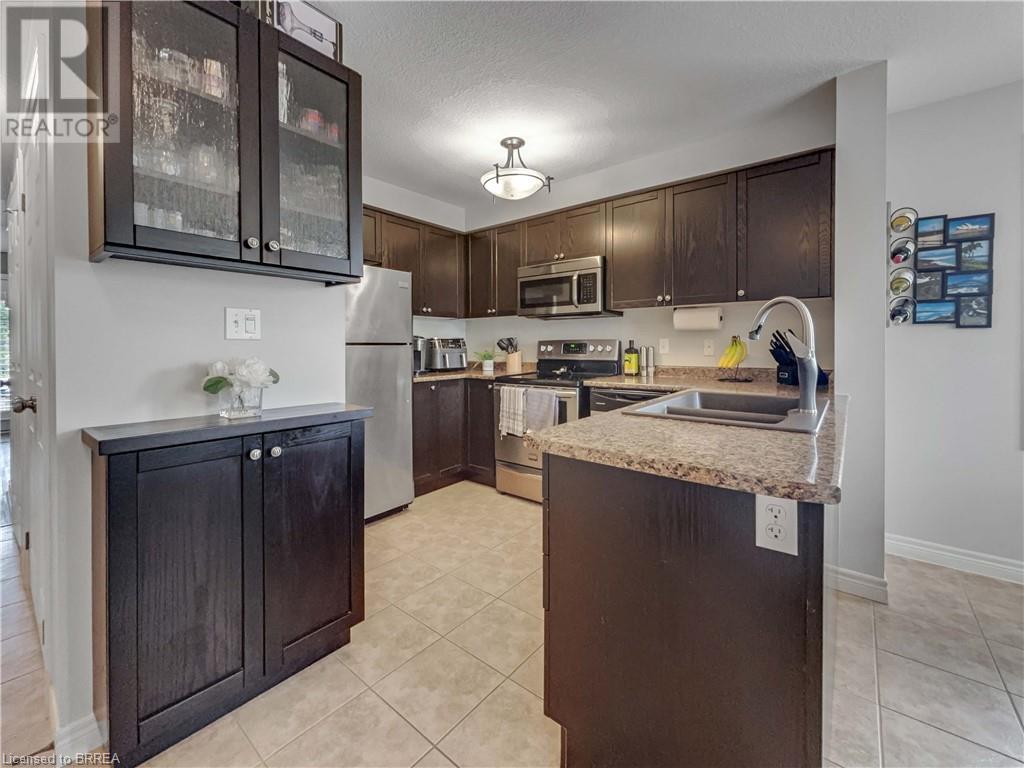 656 WOODLAWN Road E Unit# B