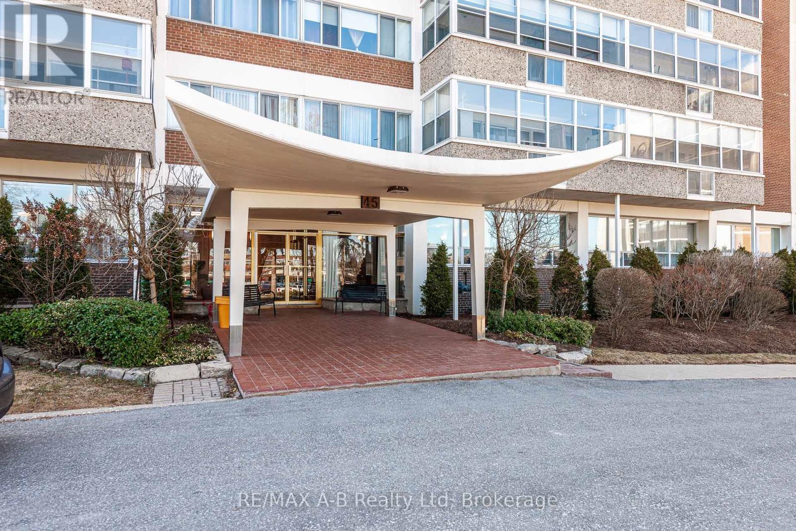 102 - 45 WESTMOUNT ROAD N