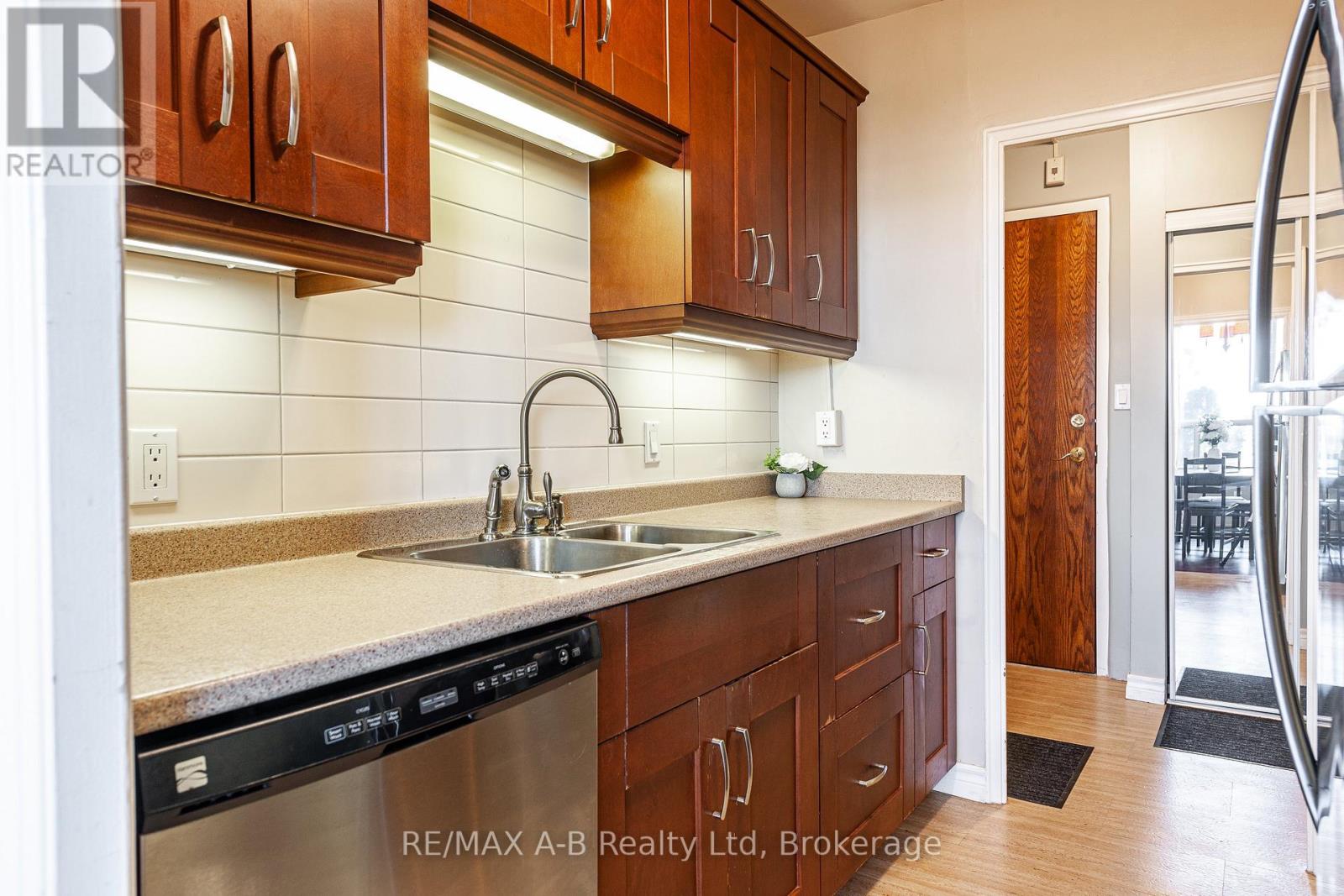 102 - 45 WESTMOUNT ROAD N