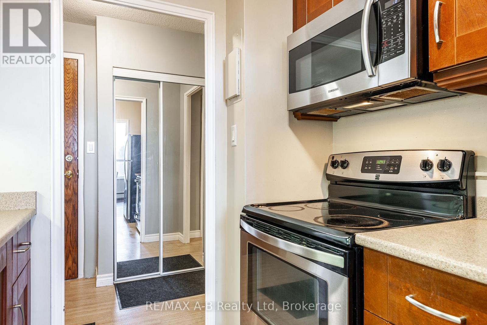 102 - 45 WESTMOUNT ROAD N