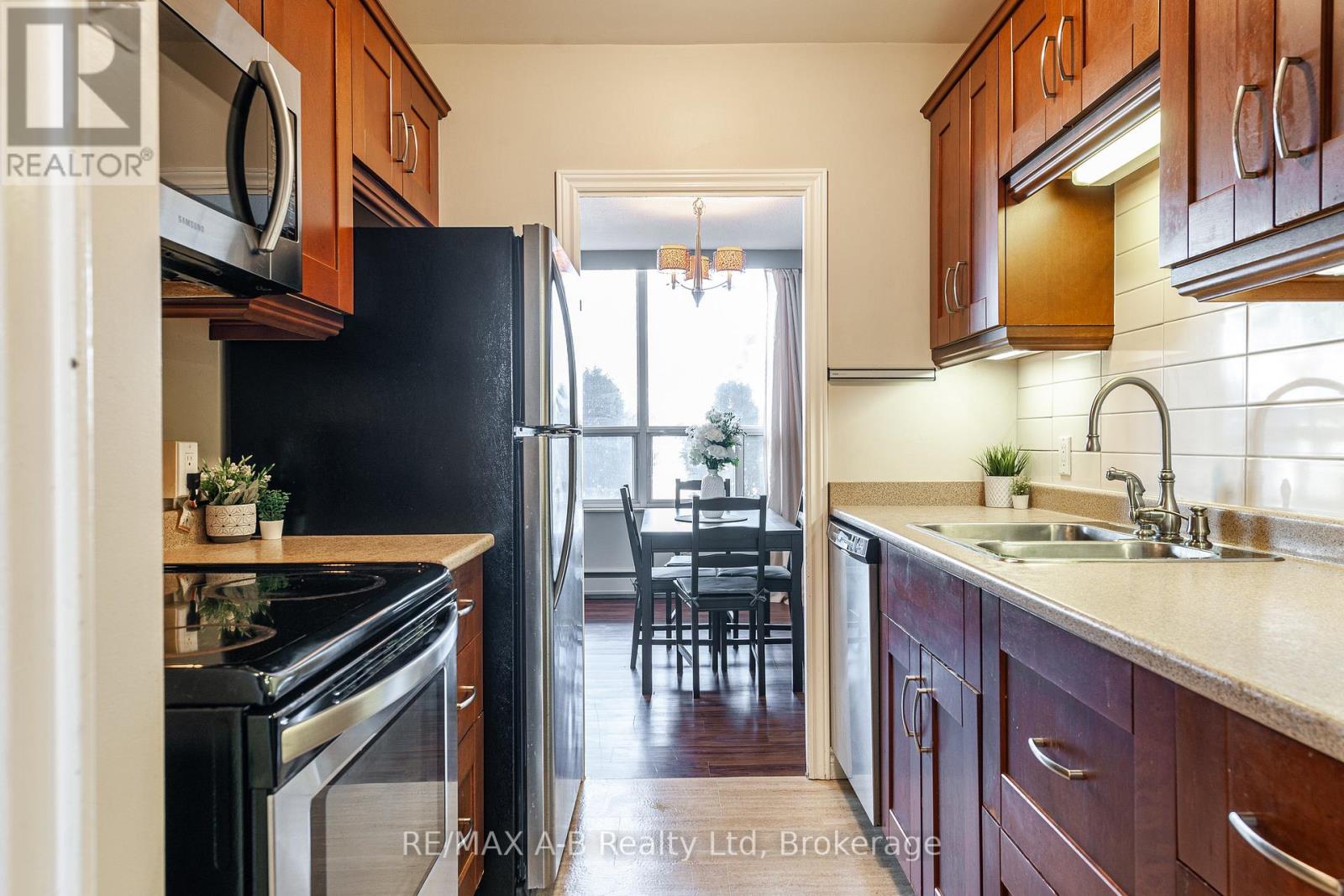 102 - 45 WESTMOUNT ROAD N
