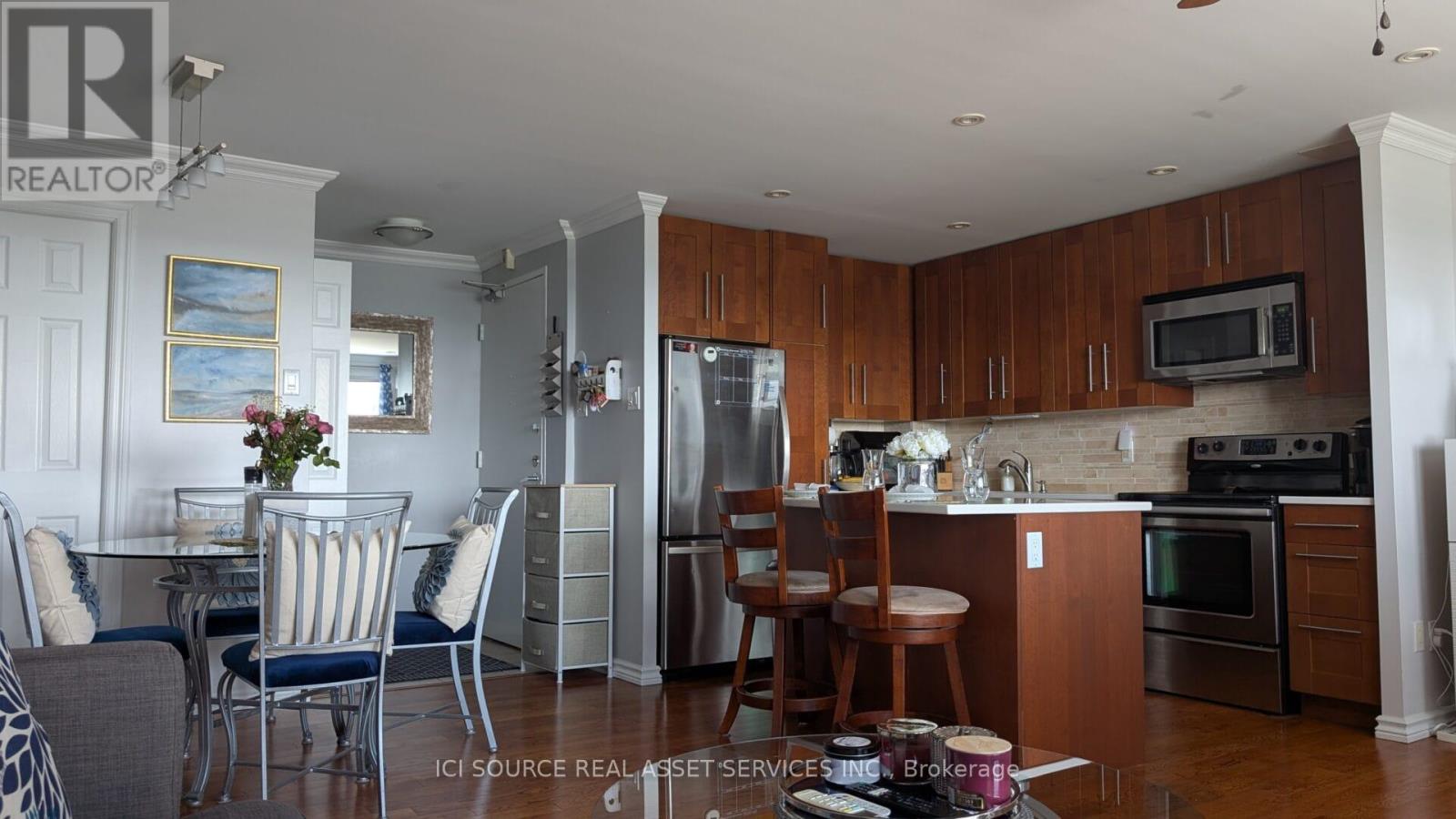 711 - 20 CHESTERTON DRIVE