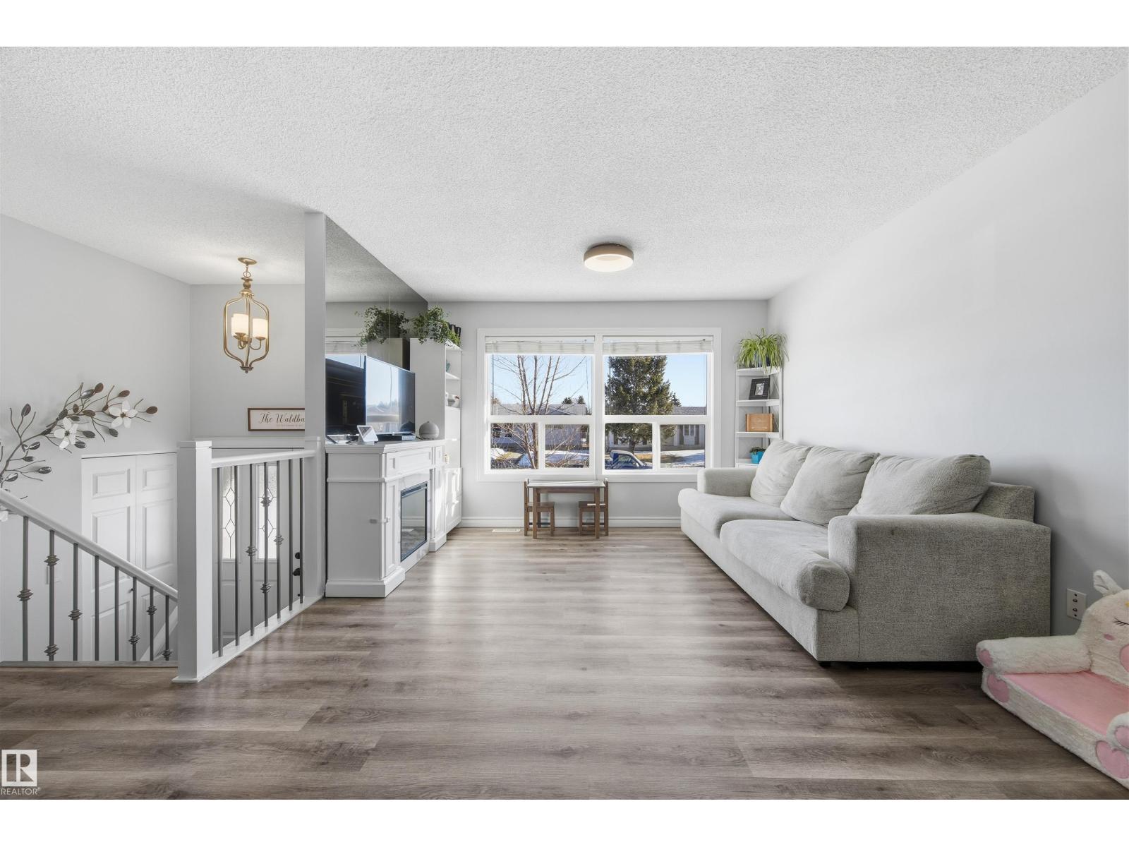 848 MILLBOURNE RD E NW