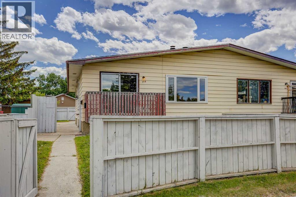 146 Dovertree Place SE