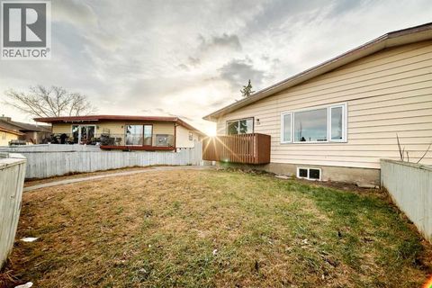 146 Dovertree Place SE Calgary AB T2B2K3