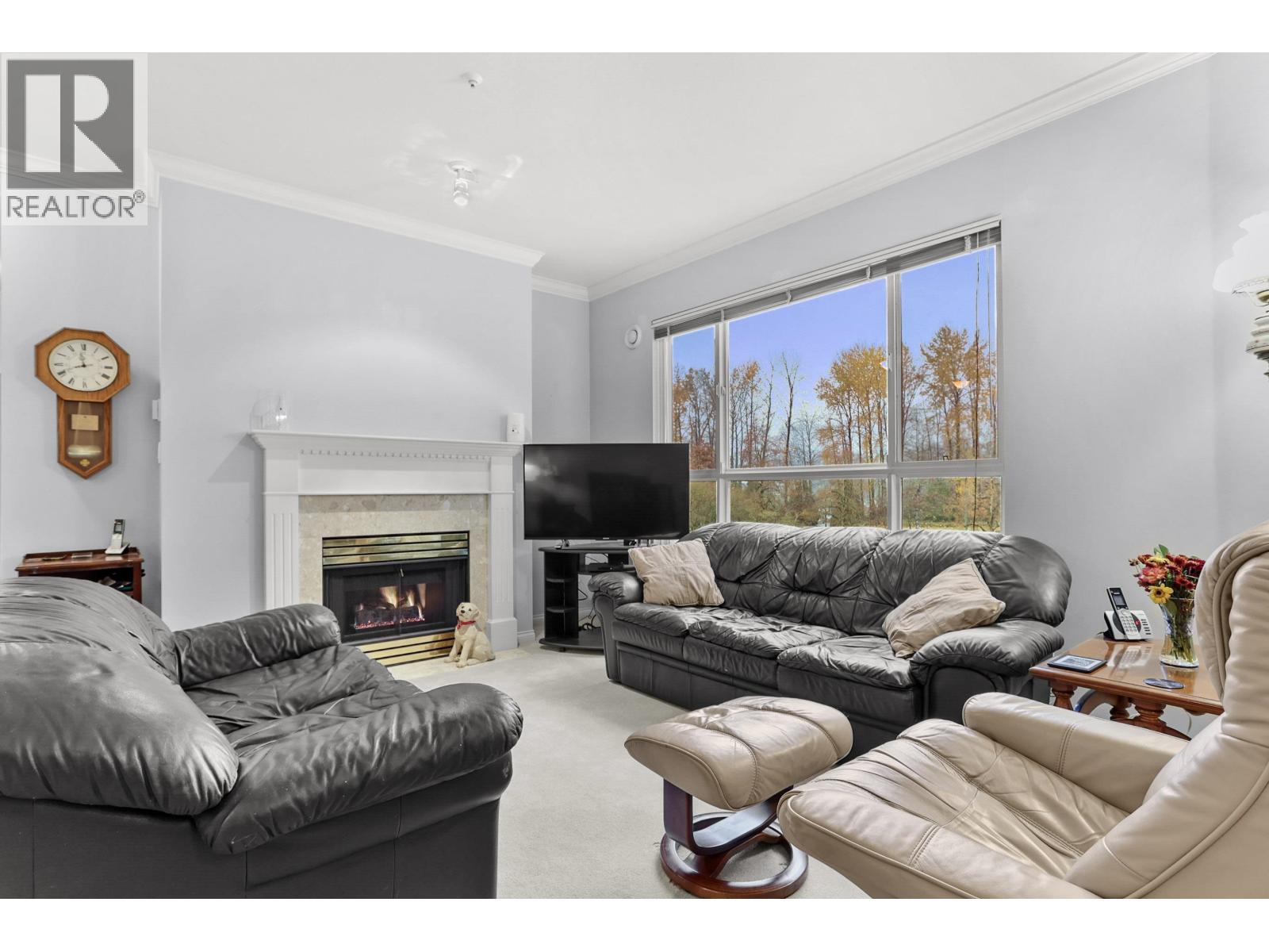 343 3098 GUILDFORD WAY