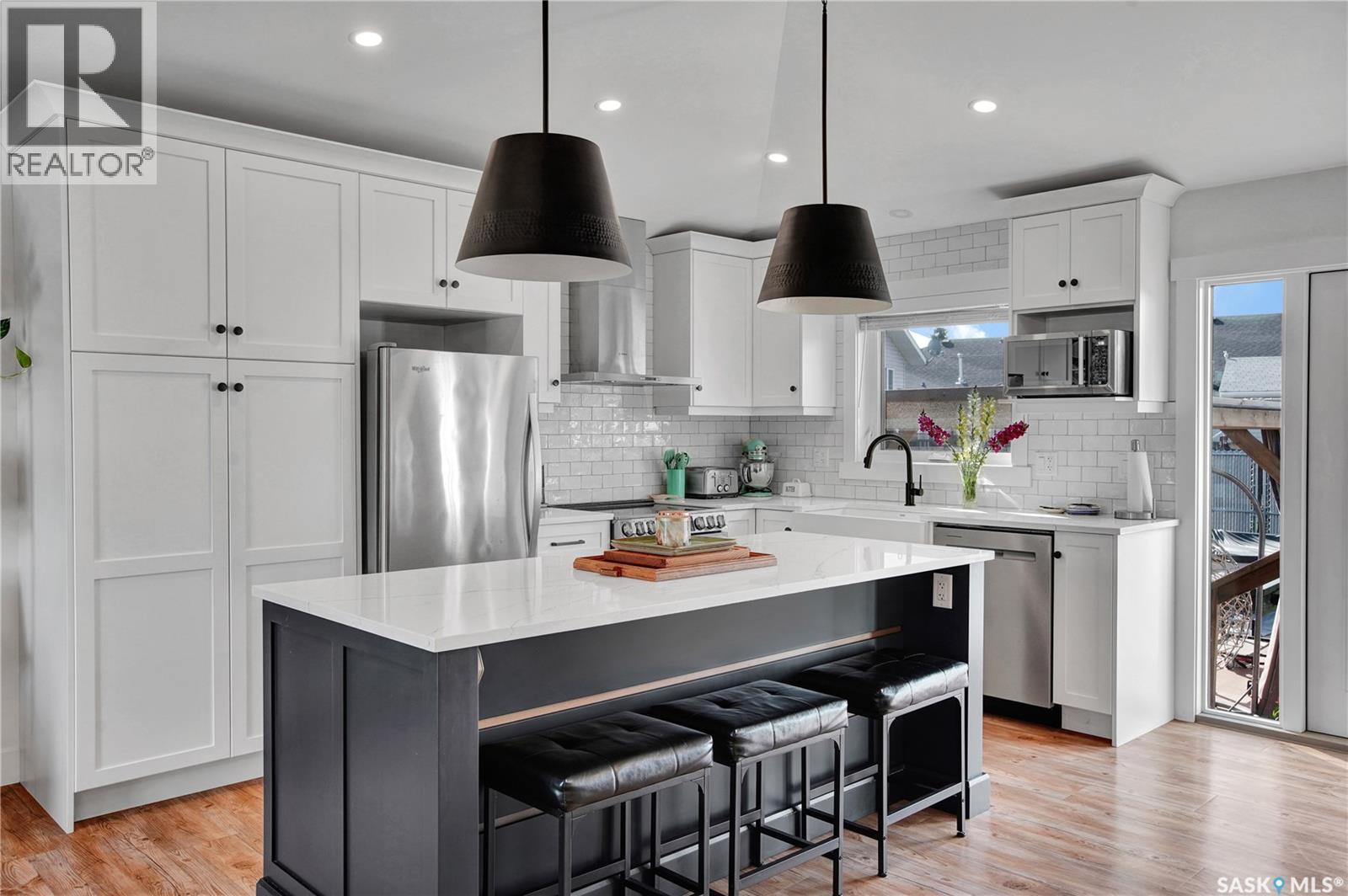 STREE W 605 4th STREET W