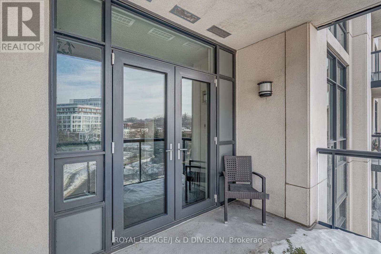 413 - 1135 ROYAL YORK ROAD