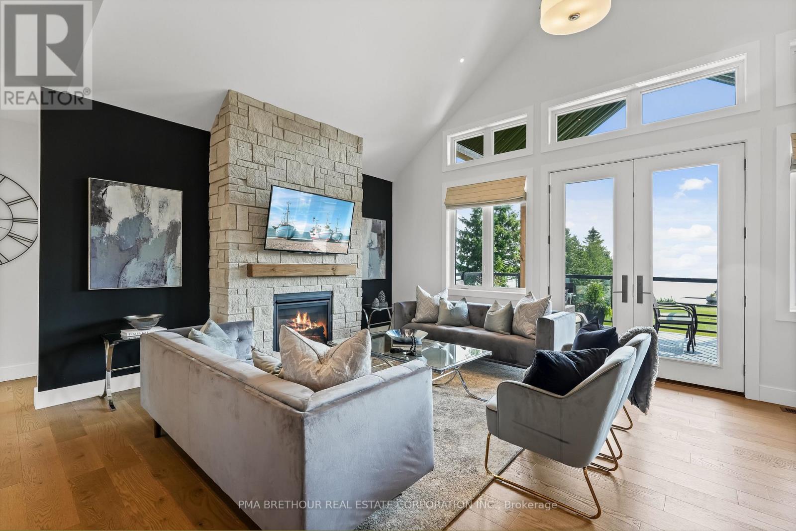 48 PLEASANT VIEW CRESCENT