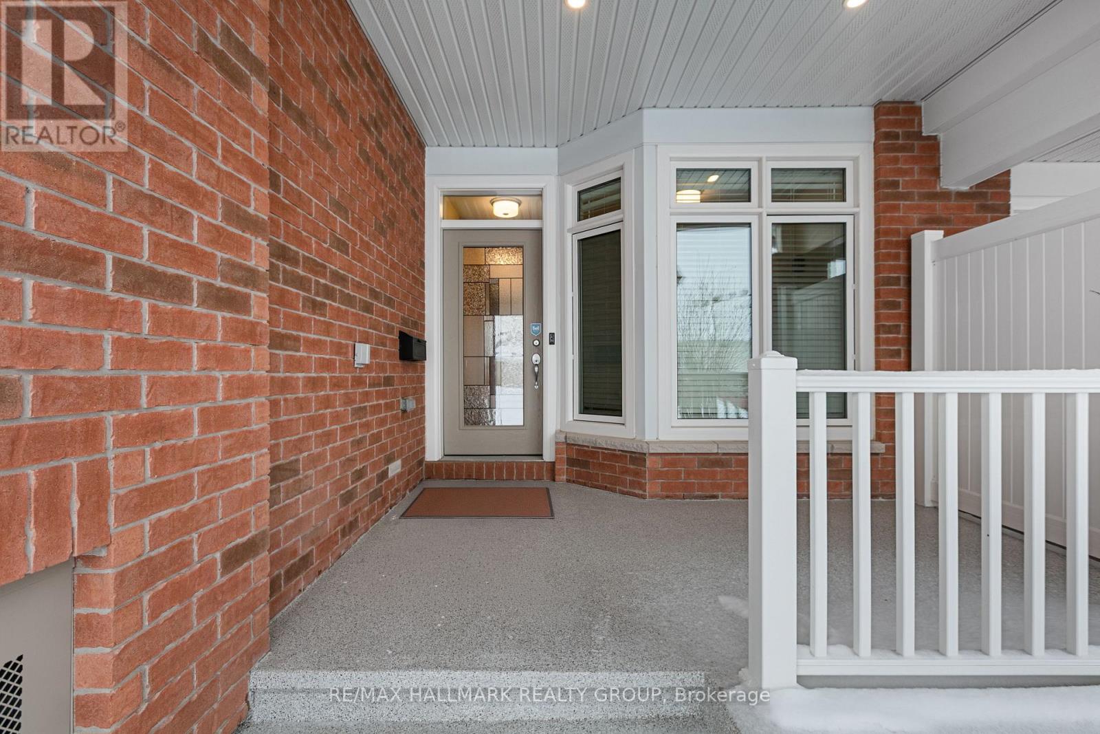 Photo 1 of 30 — 66 KAYENTA STREET W, Ottawa, ON K2S2K7