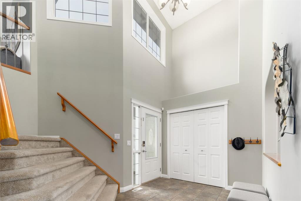 38 Simcoe Crescent SW