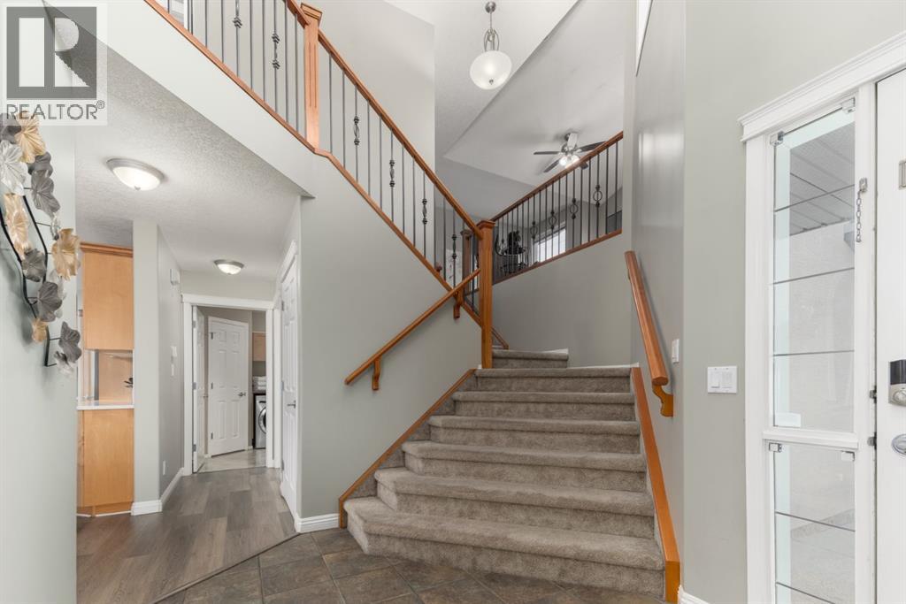 38 Simcoe Crescent SW