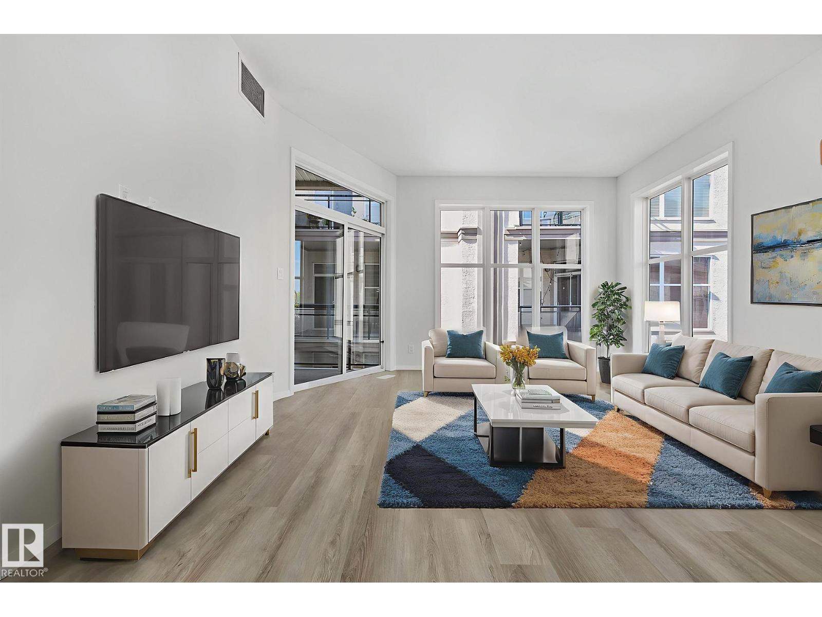 #352 4827 104A ST NW