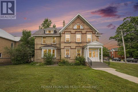 38 DRUMMOND STREET W Perth ON K7H2J8