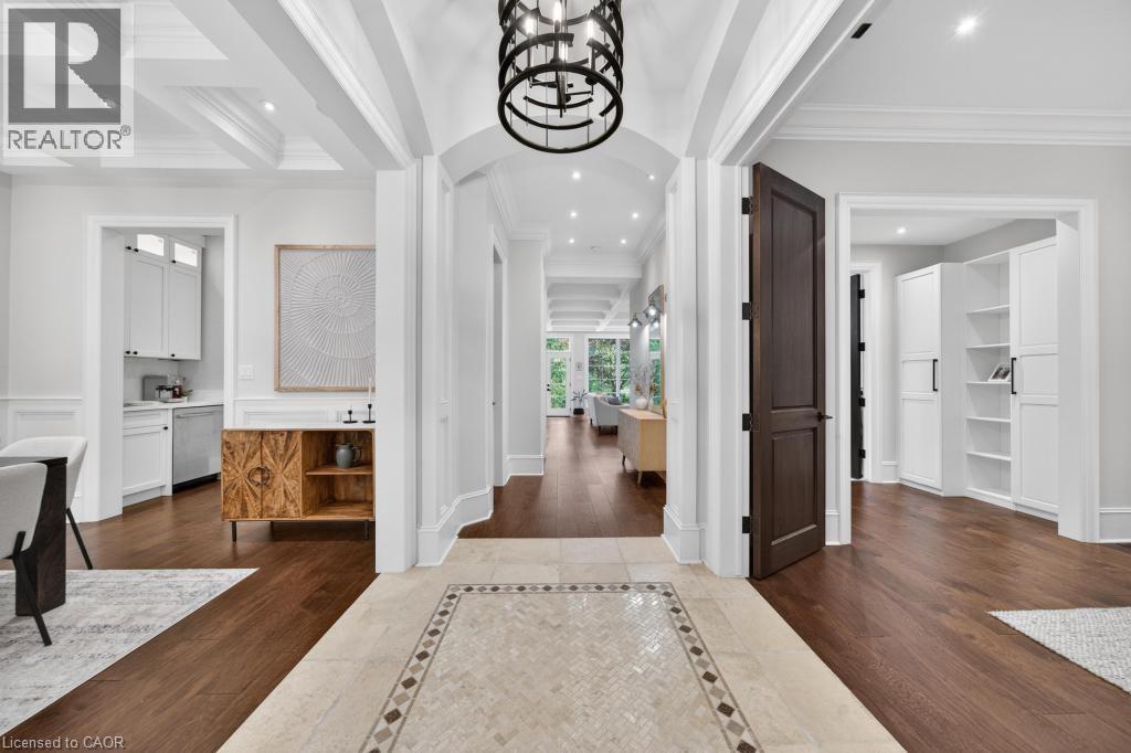 64 RAVINA Crescent