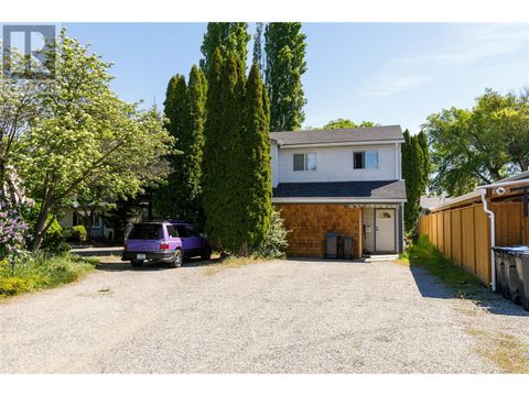 3007 Lowe Court Kelowna BC V1Y8L3