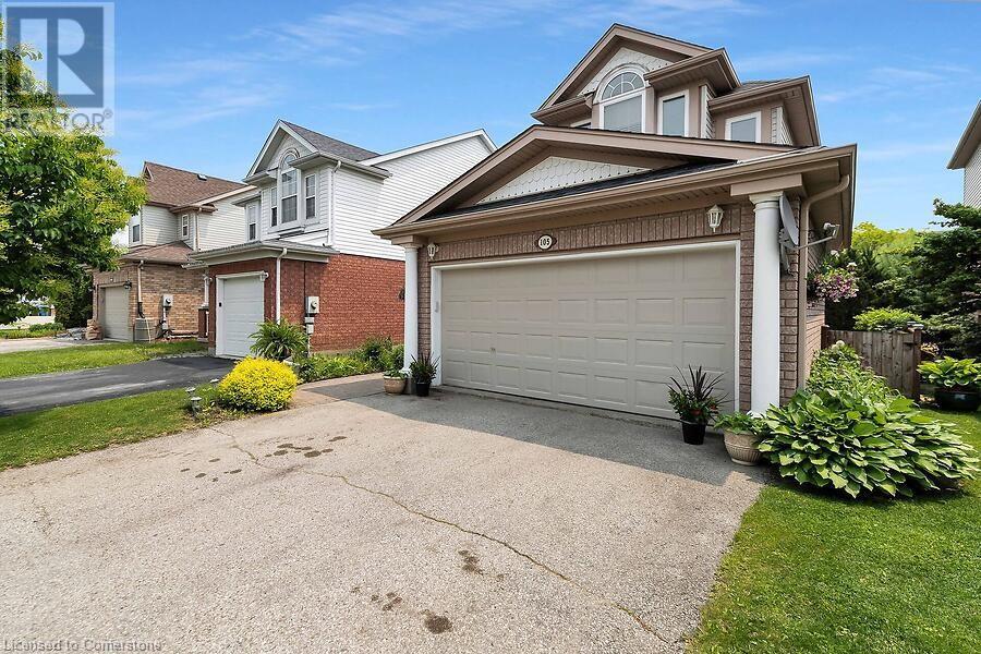 105 SE SOUTHCREEK Trail