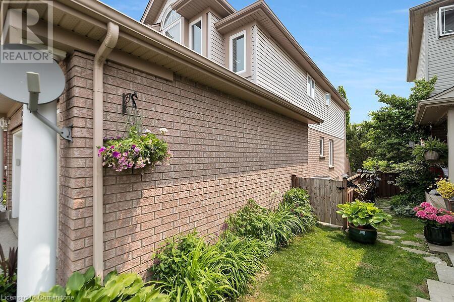 105 SE SOUTHCREEK Trail