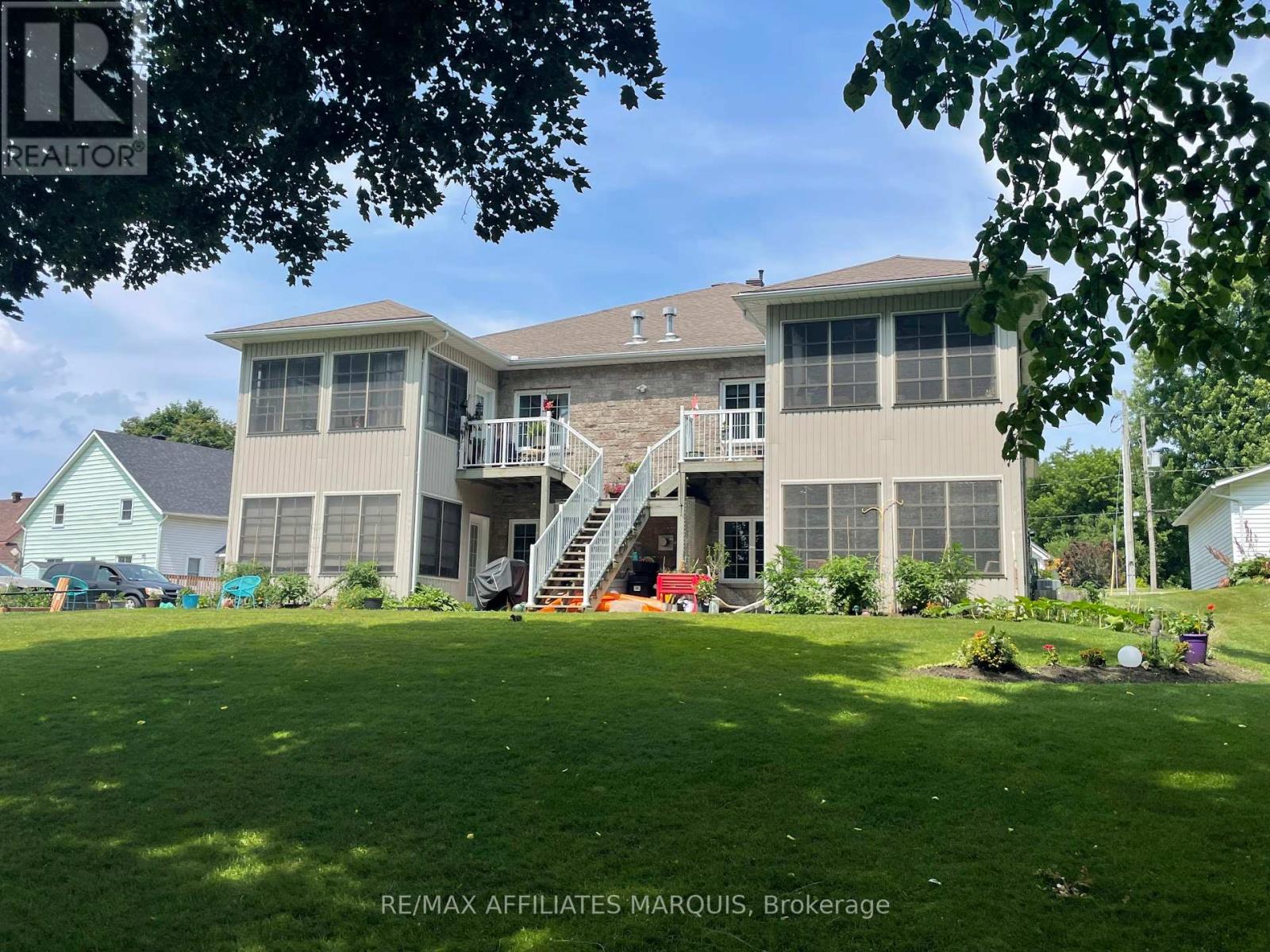 UNIT 4 - 98 QUEEN STREET