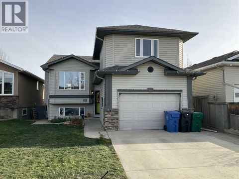 145 Blackfoot Circle W Lethbridge AB T1K7T4