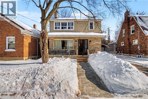 39 HENRY Street Cambridge ON N1R3W3