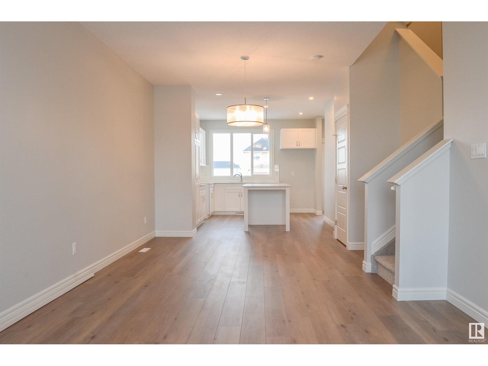 21031 25 AV NW
