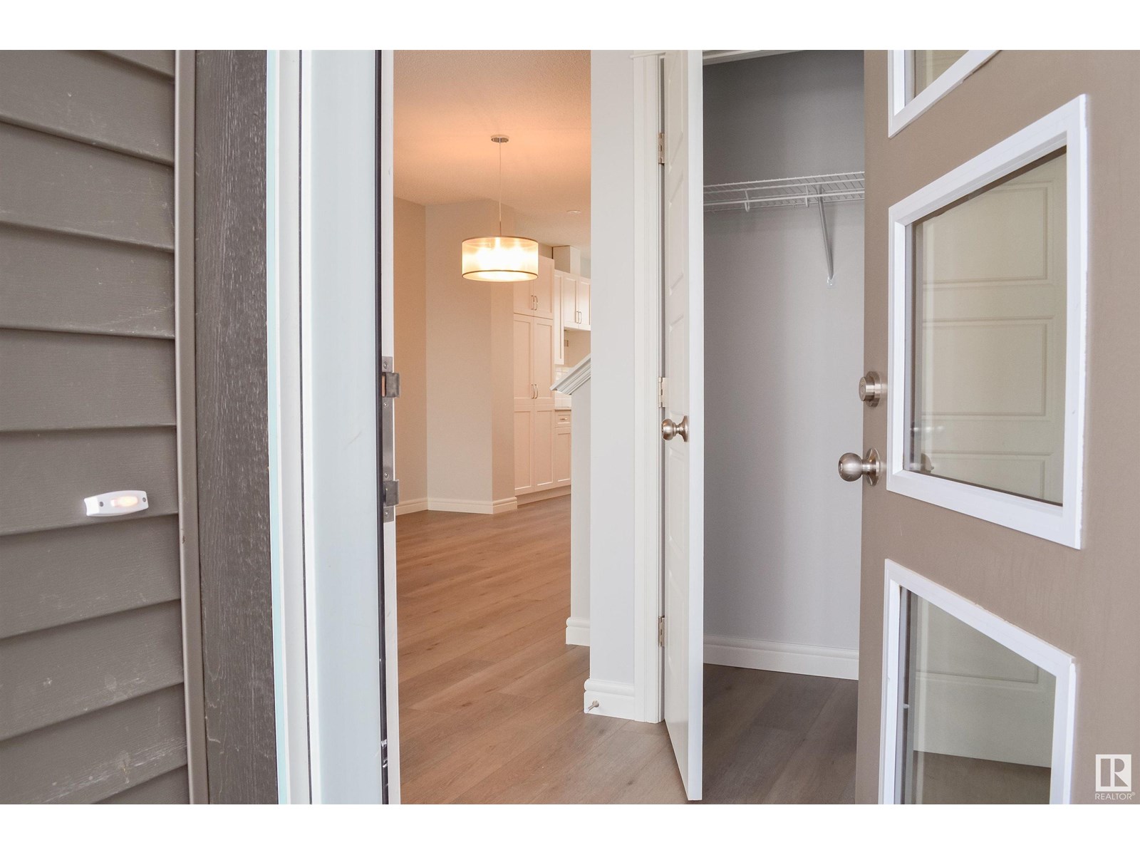 21031 25 AV NW
