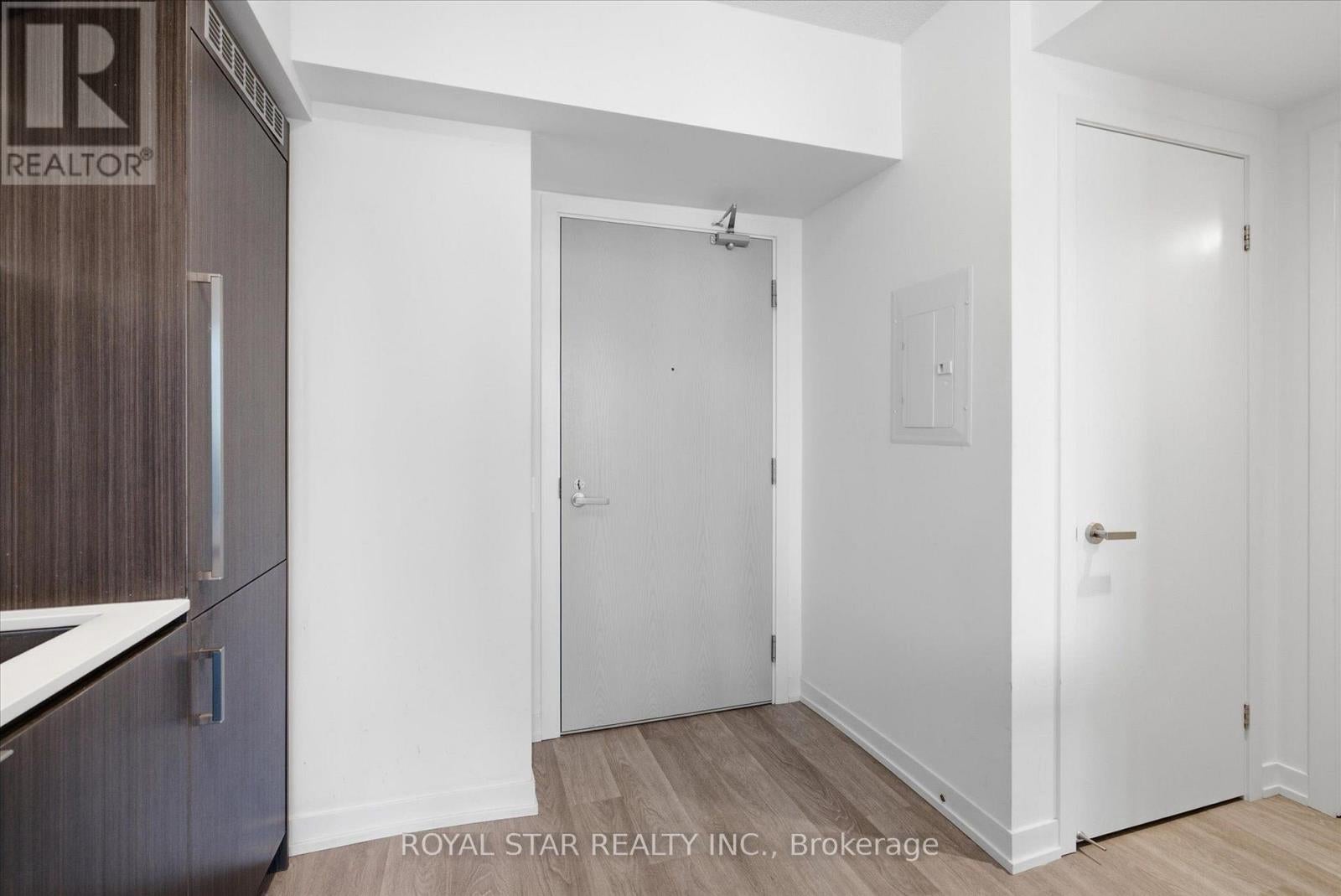 4015 - 55 COOPER STREET