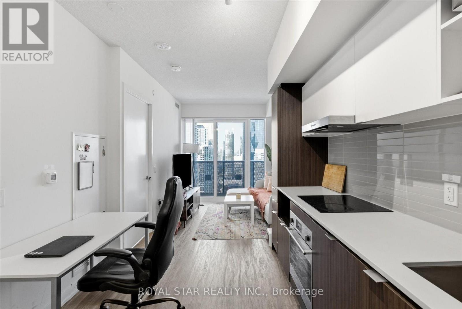 4015 - 55 COOPER STREET
