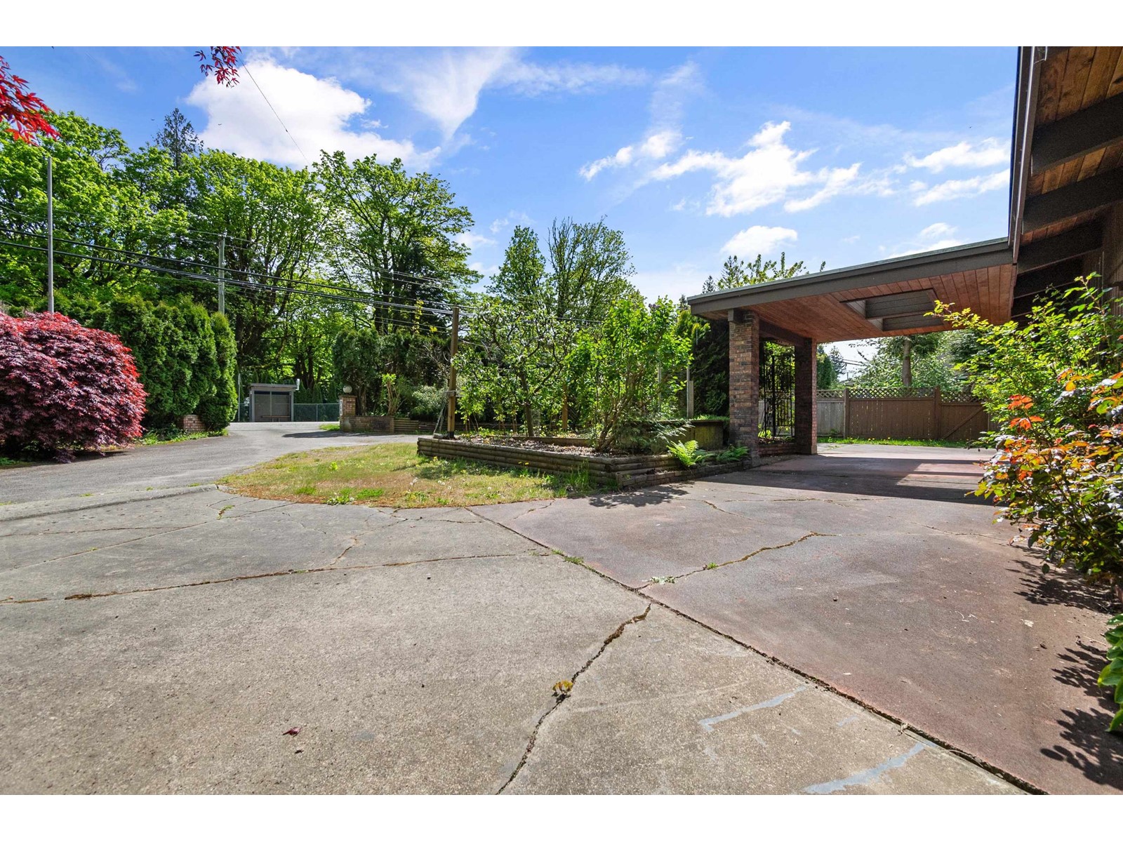 960 HOT SPRINGS ROAD|Harrison Hot Springs