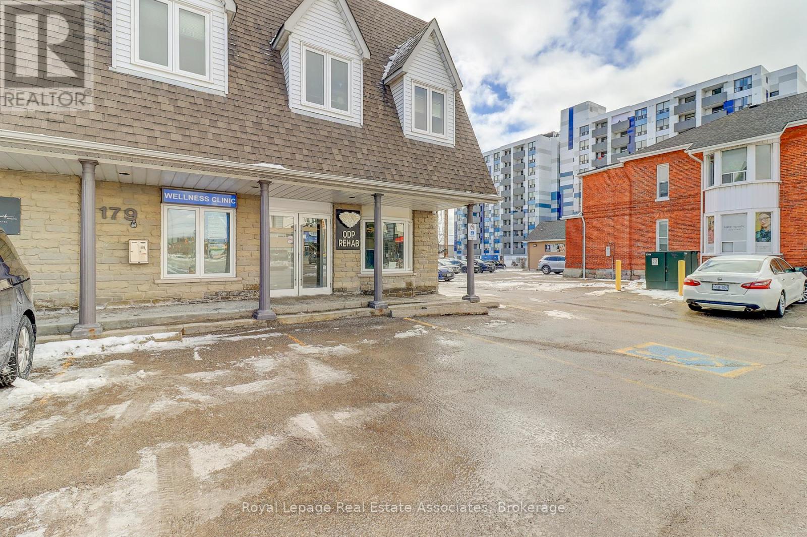 Photo 1 of 39 — 179 KING STREET E, Oshawa (O'Neill), ON L1H1C2