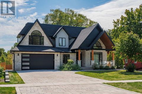 14 CRESCENT ROAD Oakville (CO Central) ON L6K1W4