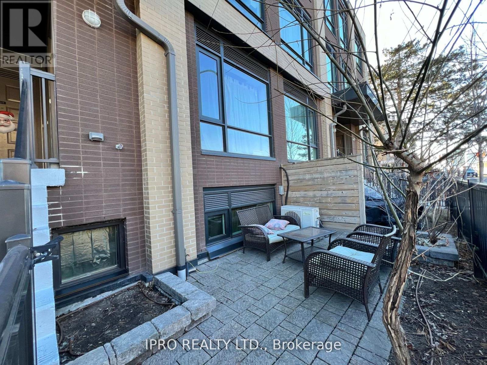 209 - 639 LAWRENCE AVENUE W