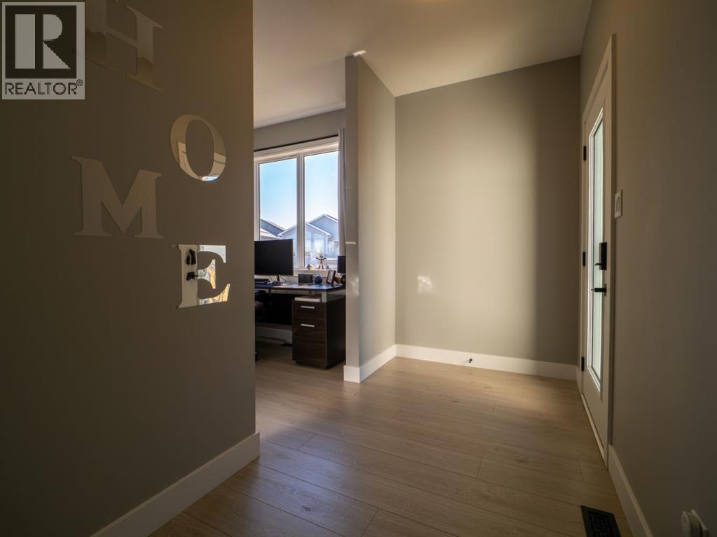 57 Goldenrod Place W