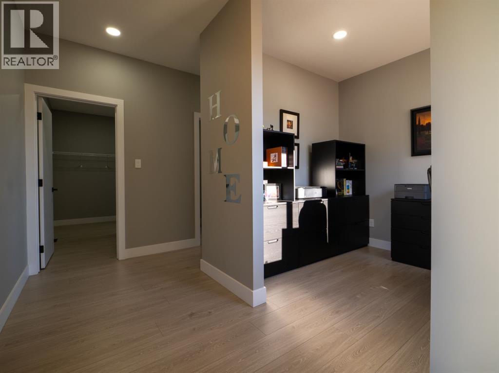 57 Goldenrod Place W