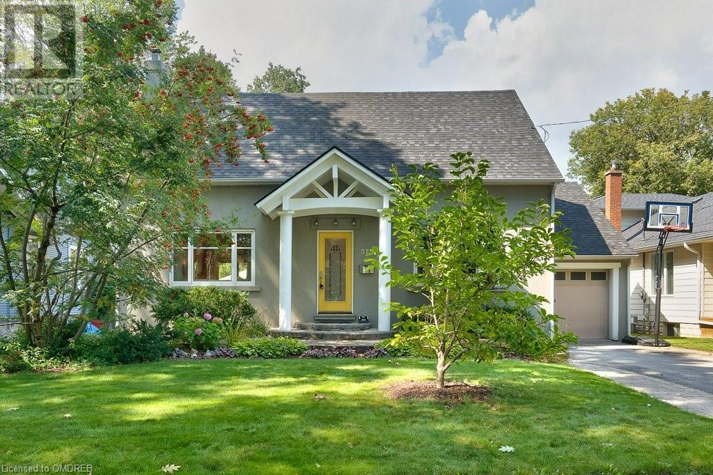 Photo 1 of 40 — 375 MAPLE Avenue, Oakville, ON L6J2J1