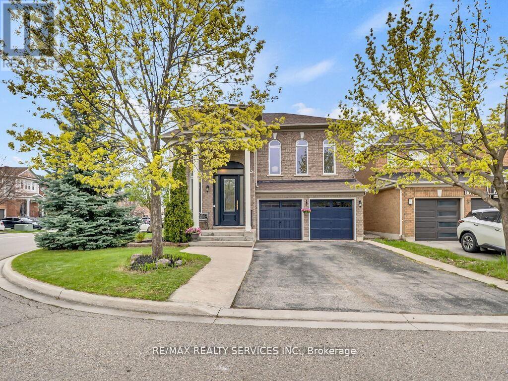 13 MISTYCREEK CRESCENT