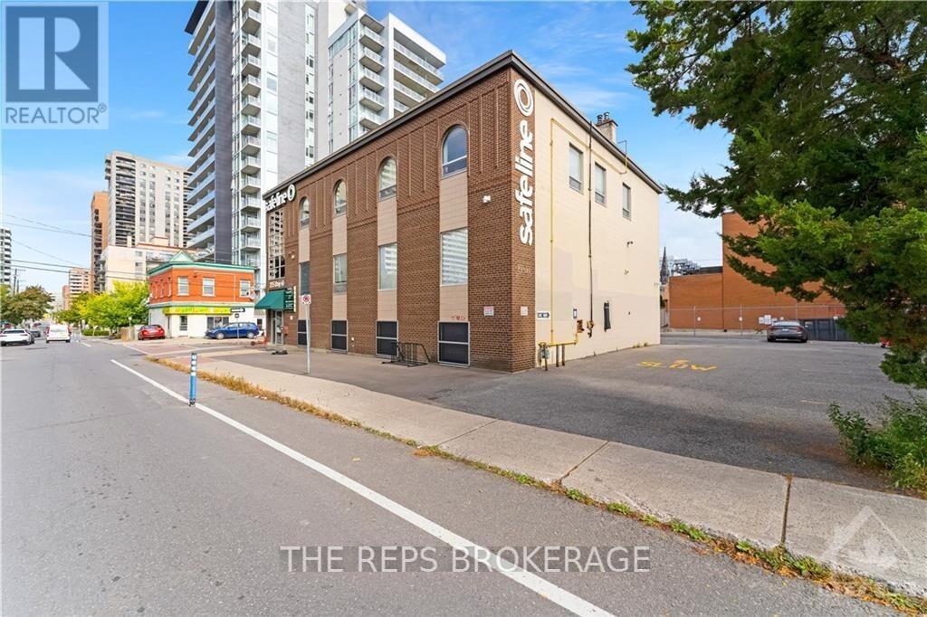 275 BAY STREET