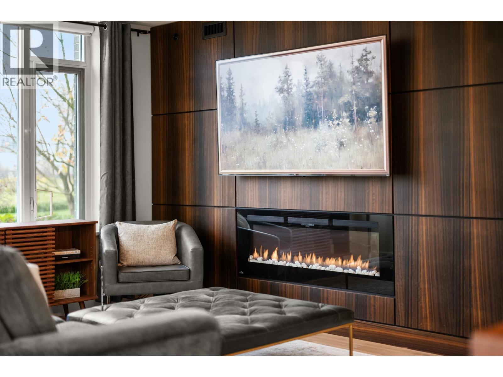 204 210 SALTER STREET