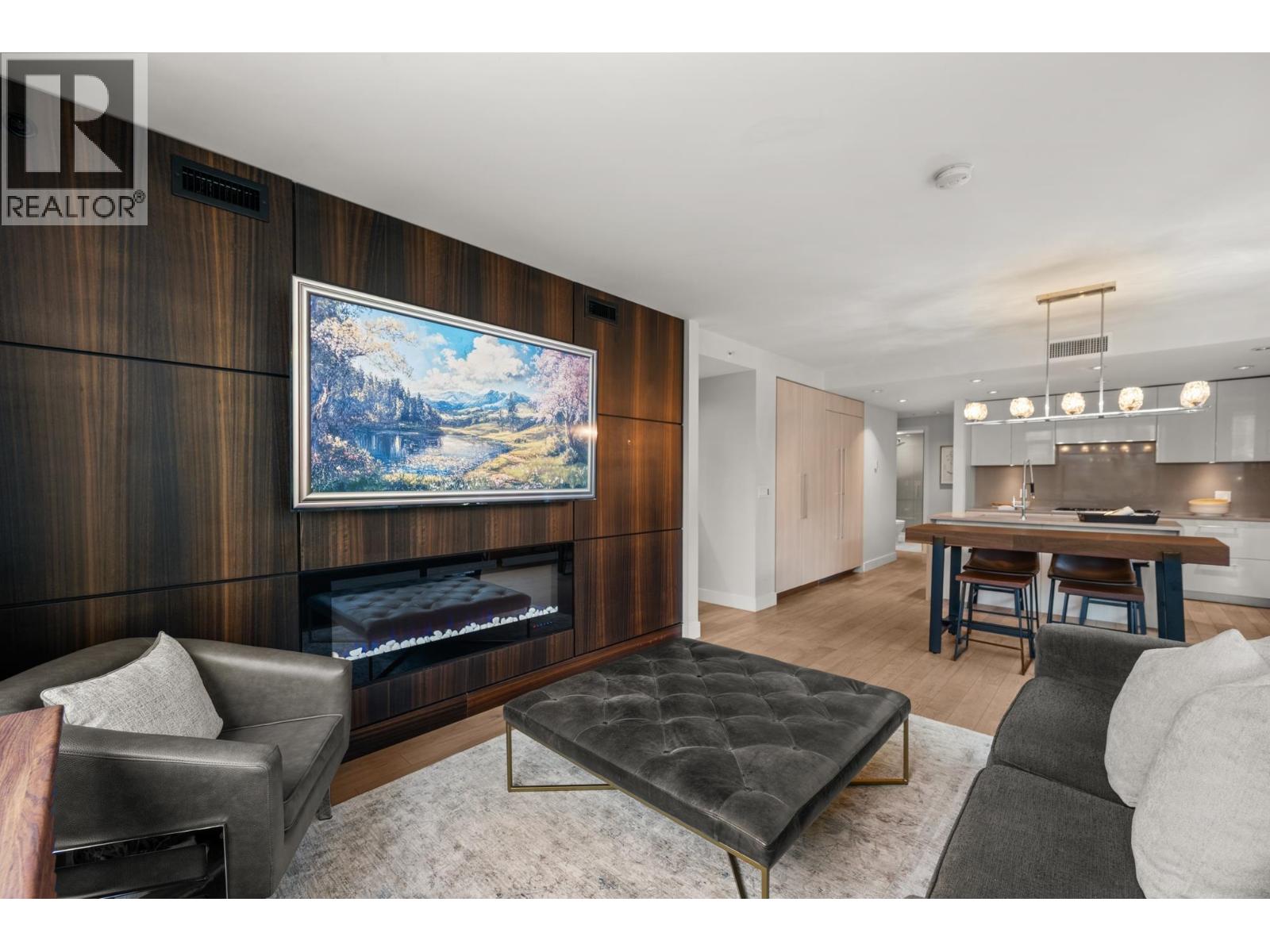 204 210 SALTER STREET