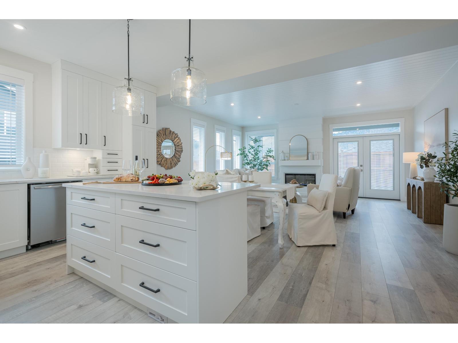 98 6211 CHILLIWACK RIVER ROAD|Sardis South