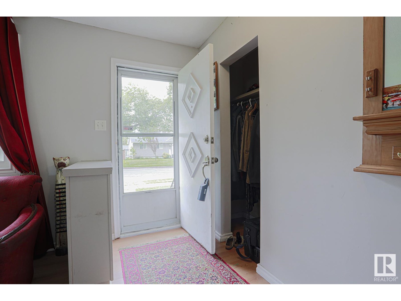 3422 120 AV NW