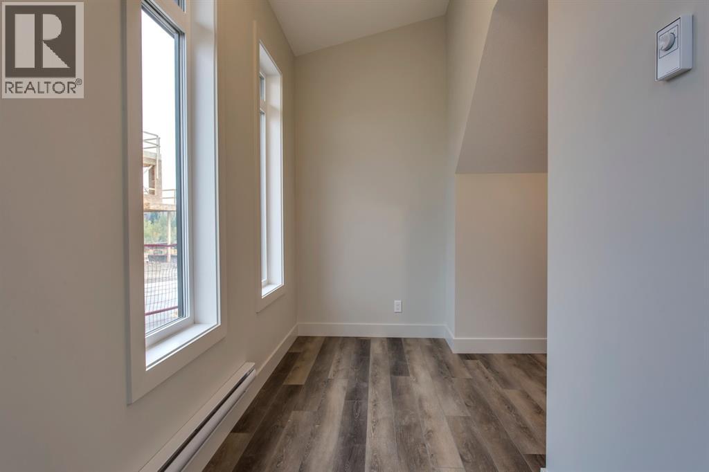 259 Royal Elm Road NW